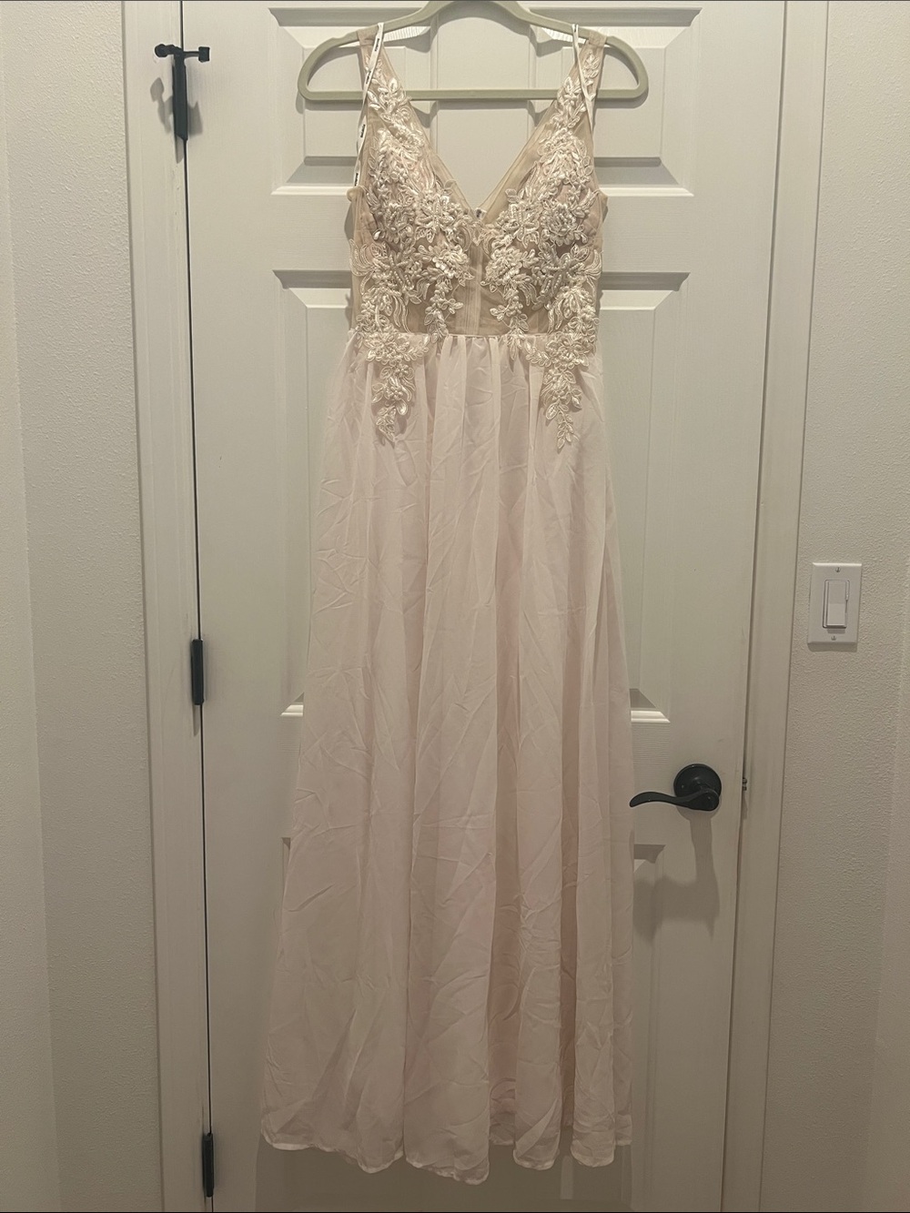 Soieblu Blush Lace Appliqué V-Neck Chiffon Maxi Dress